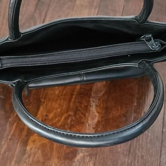 Renzo Rosati Italy Black Vegan Leather Handbag - Picture 8 of 15